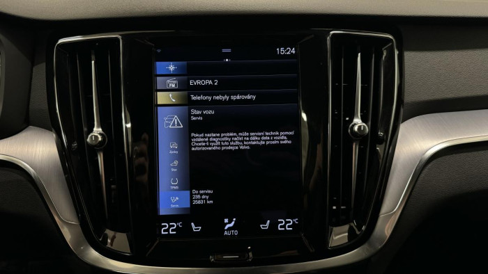 Volvo V60 B4 CROSS COUNTRY REZERVACE