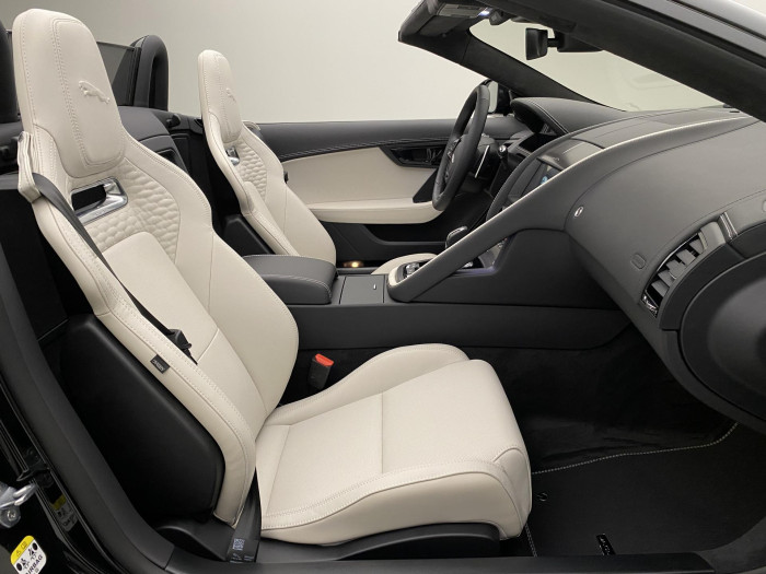 Jaguar F-Type P450 CABRIOLET 75 REZERVACE
