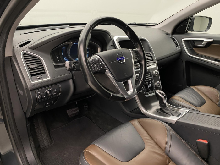 Volvo XC60 D5 AWD SUMMUM AUT CZ 2.4 d Summum