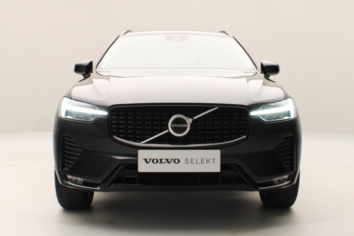 Volvo XC60 B4 AWD R-DESIGN REZERVACE