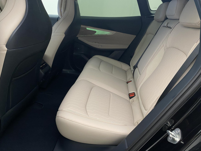 Lynk & Co 08 MORE PHEV