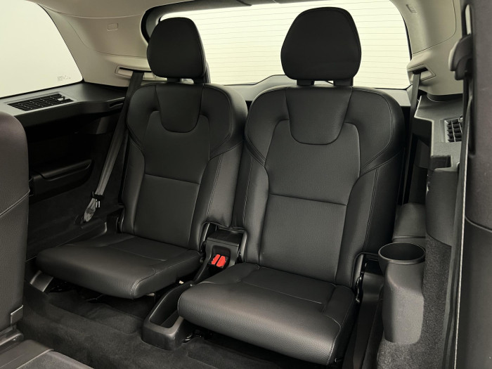Volvo XC90 B5 AWD INSCRIPTION 7MÍSTNÁ AUT