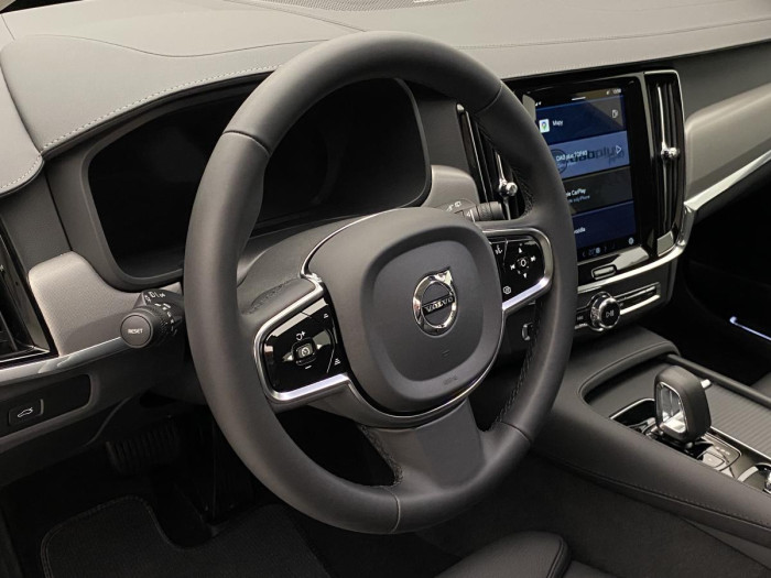 Volvo V90 CC B4 AWD PLUS AUT REZERVACE 2.0 CC CC Plus