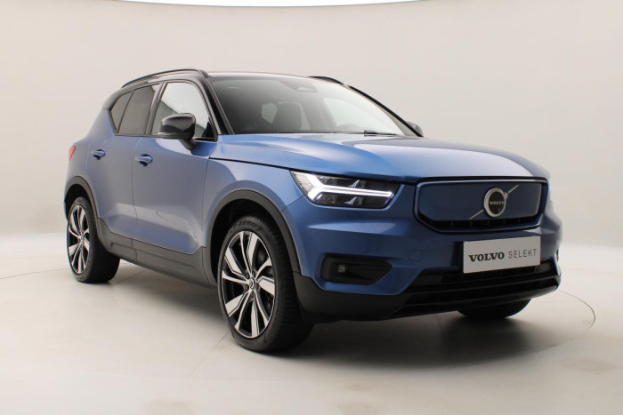Volvo XC40 P8 AWD RECHARGE AUT REZERVACE