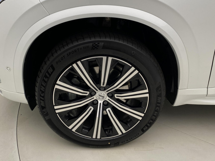Volvo XC90 B5 AWD PLUS BRIGHT REZERVACE