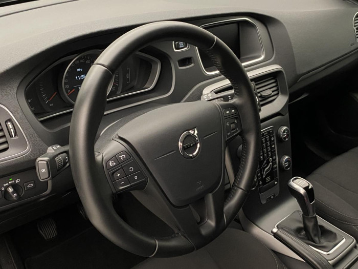 Volvo V40 D2 BLACK EDITION 1.maj. 2.0 d Edition