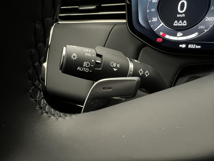 Land Rover Range Rover Sport D250 DYNAMIC SE REZERVACE 3.0 d Dynamic SE