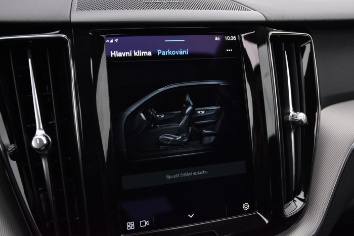 Volvo XC60 B4 AWD DARK PLUS REZERVACE 2.0 Plus