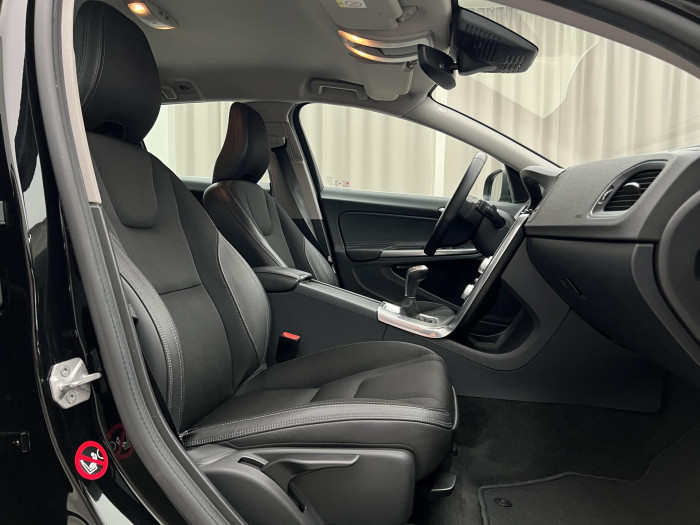 Volvo V60 D4 MOMENTUM REZERVACE 2.0 d Momentum
