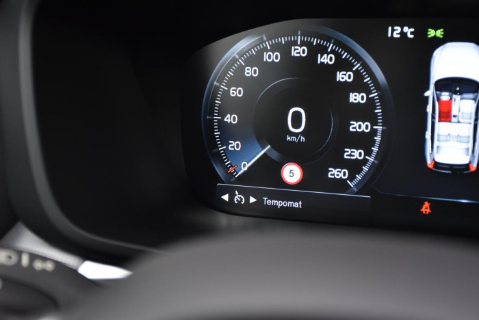 Volvo XC60 D4 AWD INSCRIPTION REZERVACE 2.0 d