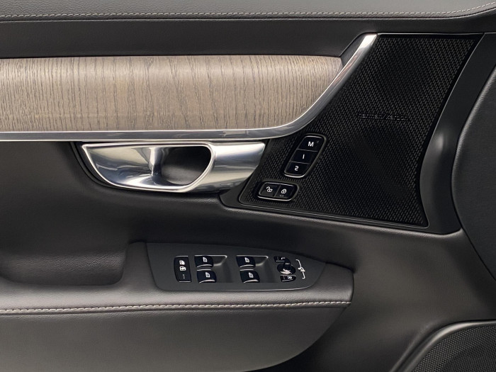 Volvo S90 B5 AWD BRIGHT REZERVACE