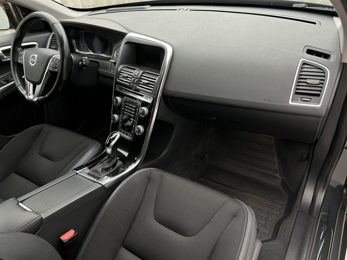 Volvo XC60 D4 AWD MOMENTUM AUT 2.4 d Momentum
