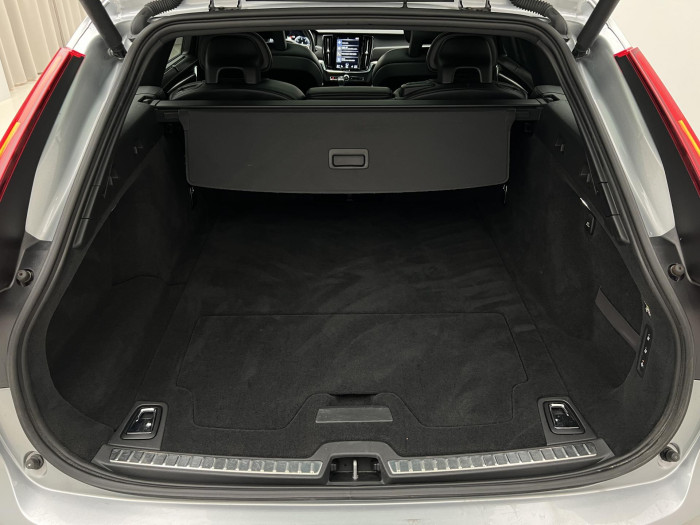 Volvo V90 D5 AWD R-DESIGN AUT CZ 2.0 d