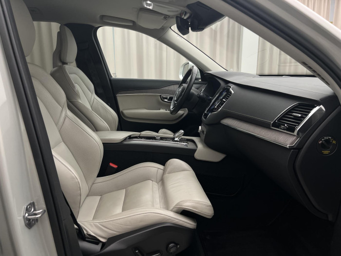 Volvo XC90 B5 AWD INSCRIPTION 7MÍSTNÁ AUT