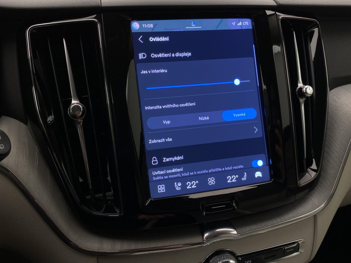 Volvo XC60 B5 AWD DARK PLUS AUT CZ