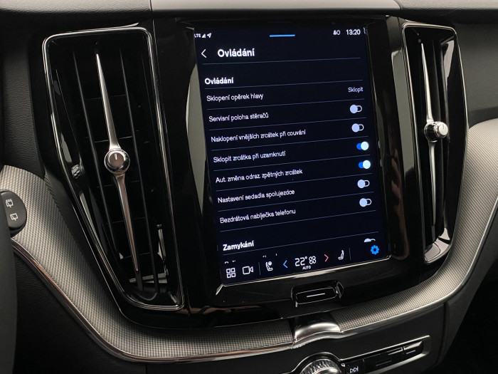 Volvo XC60 B4 AWD DARK PLUS REZERVACE