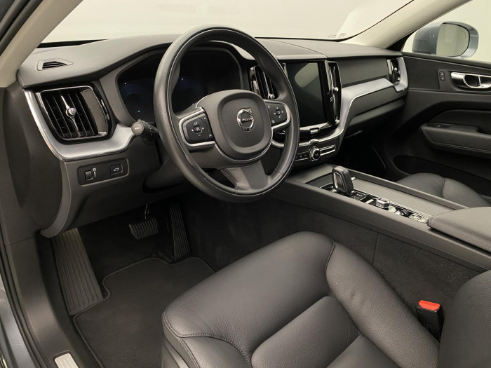 Volvo XC60 B4 AWD MOMENTUM AUT 2.0 Momentum
