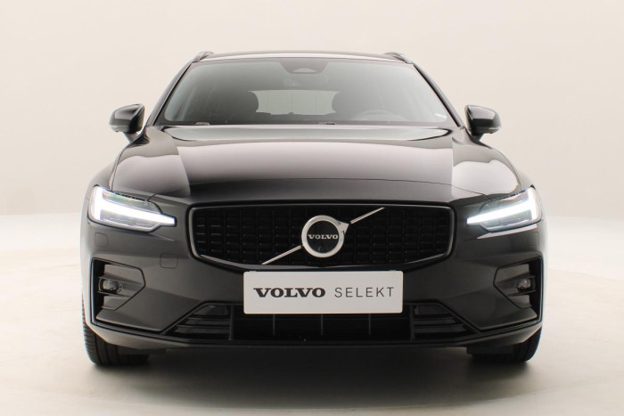 Volvo V60 B4 PLUS DARK REZERVACE