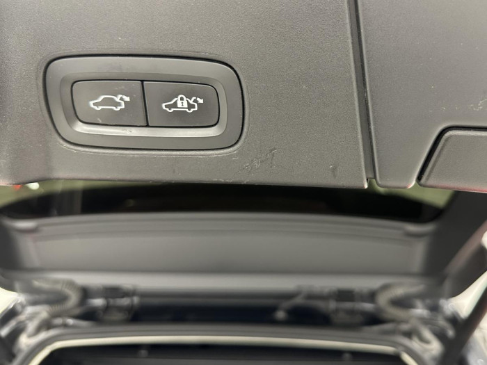 Volvo V90 D4 AWD MOMENTUM AUT REZERVACE 2.0 d Momentum