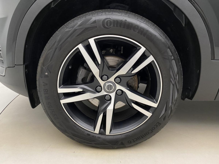 Volvo XC40 T3 R-DESIGN AUT REZERVACE