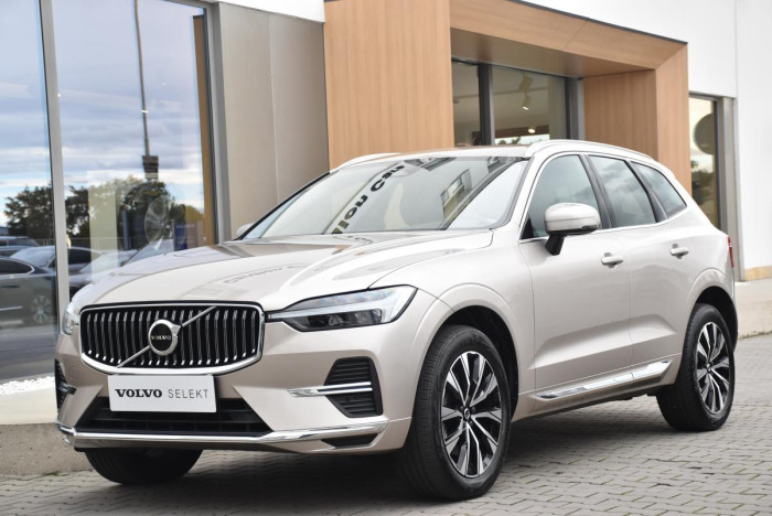 Volvo XC60 B4 AWD PLUS BRIGHT CZ 1.maj.