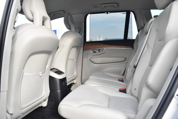 Volvo XC90 T8 AWD INSCRIPTION REZERVACE