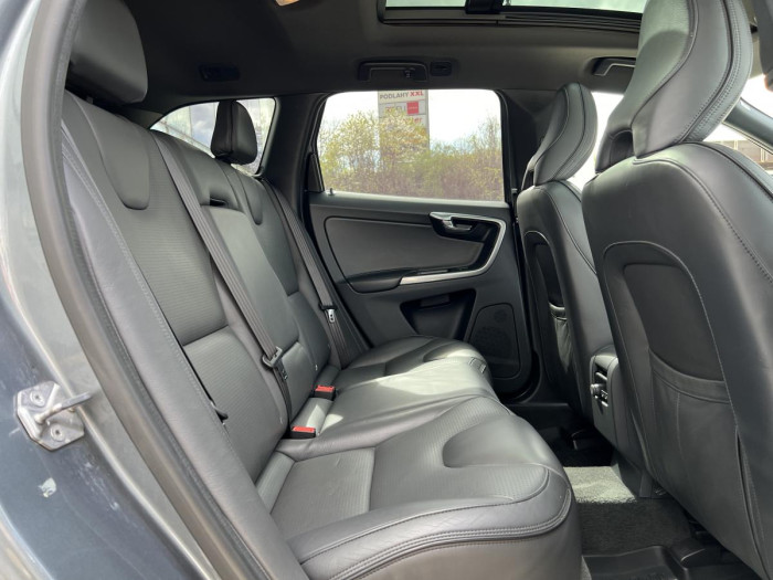 Volvo XC60 D4 AWD SUMMUM Aut 2.4 d Summum
