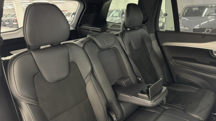 Volvo XC90 B5 AWD R-DESIGN AUT REZERVACE