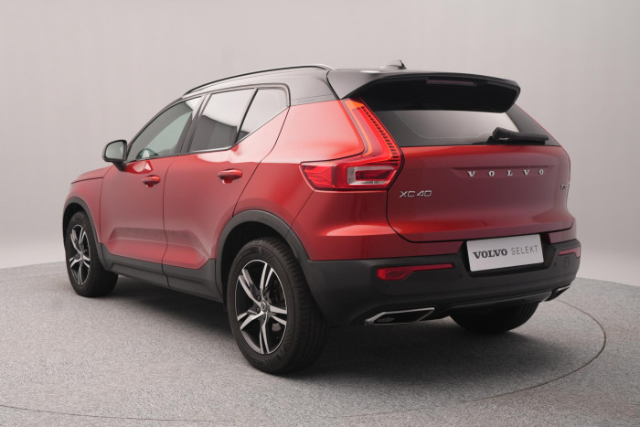 Volvo XC40 T3 R-DESIGN AUT REZERVACE