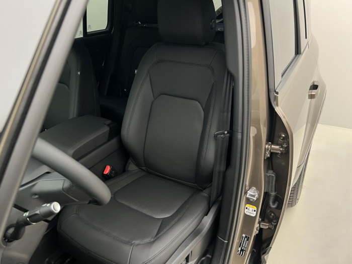 Land Rover Defender 110 D250 X-Dyn SE REZERVACE 3.0 d SE