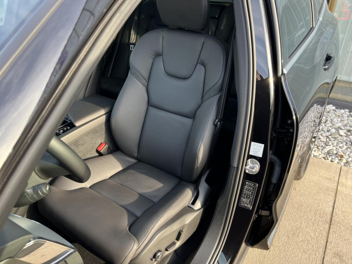 Volvo XC60 B4 AWD BRIGHT PLUS REZERVACE