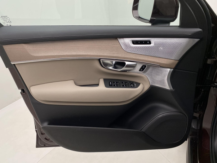 Volvo XC90 T8 AWD PLUG-IN BRIGHT ULTRA 7m