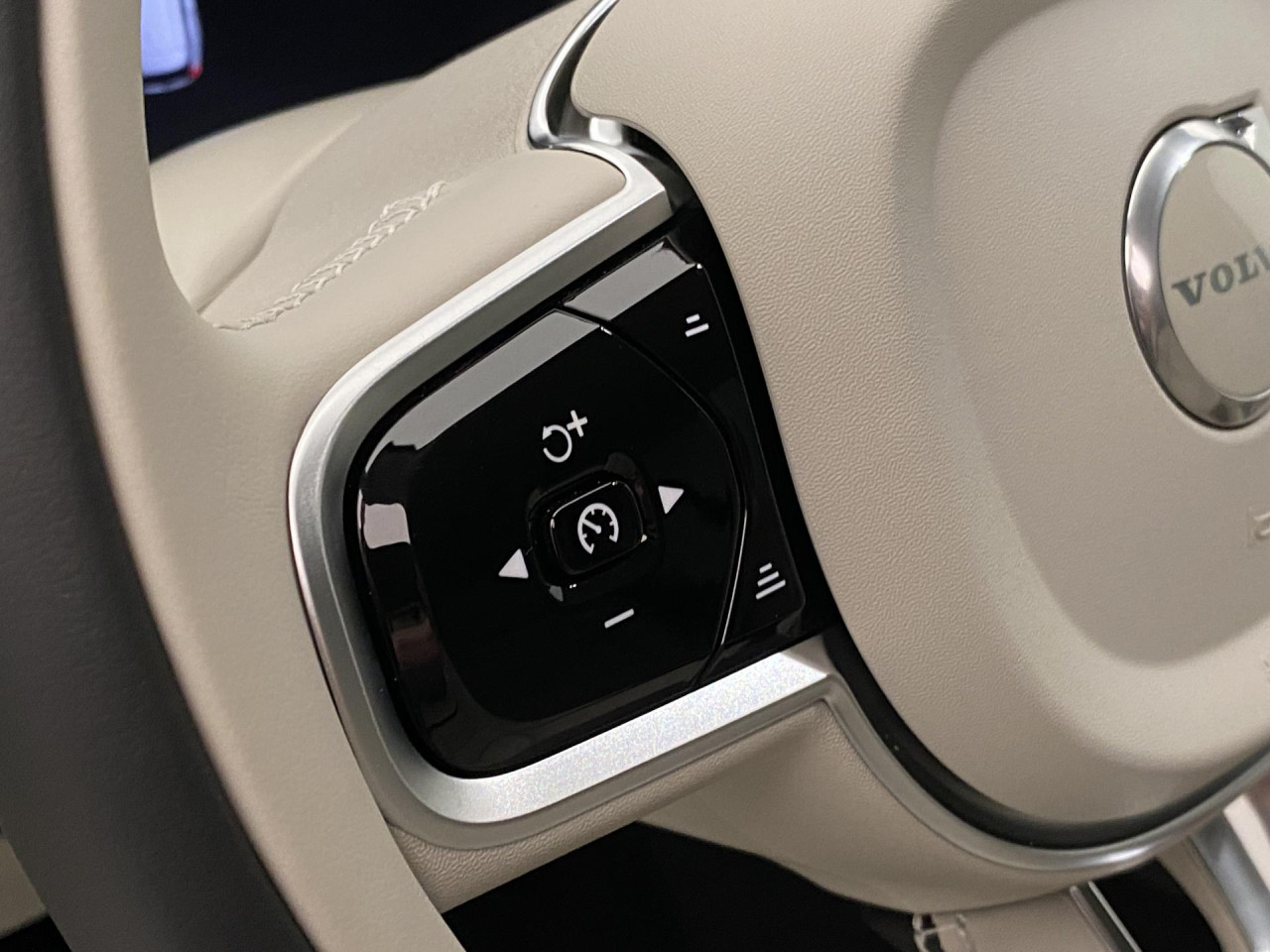 Volvo XC90 T8 AWD RECHARGE BRIGHT PLUS 7m