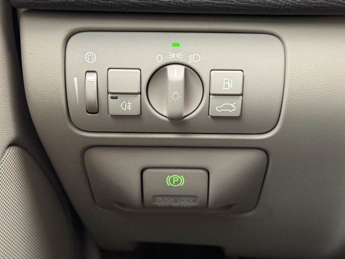 Volvo XC60 D3 AWD SUMMUM AUT CZ 2.4 d Summum