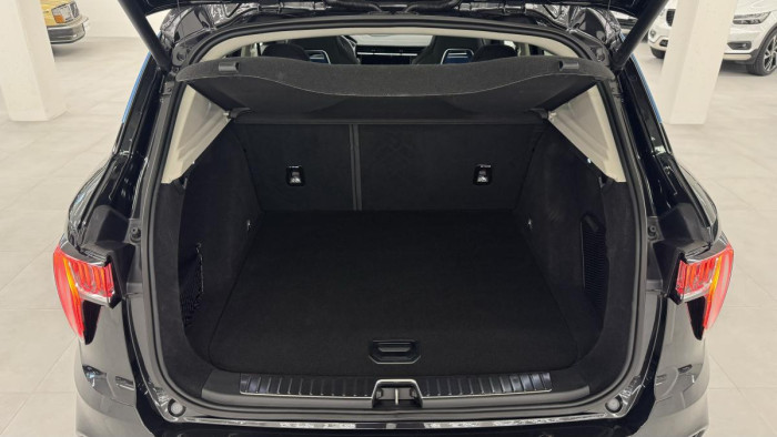 Lynk & Co 01 PHEV DCT AUT 1. maj.