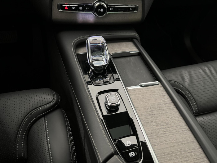 Volvo XC90 B5 AWD PLUS BRIGHT VZDUCH