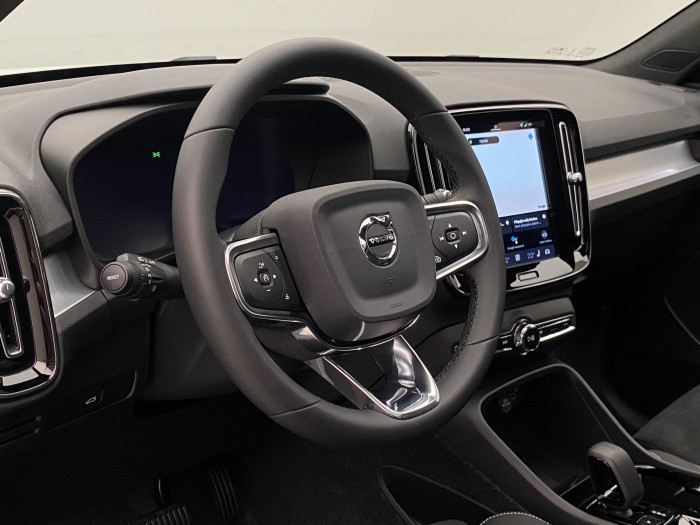 Volvo XC40 B3 AUT DARK PLUS