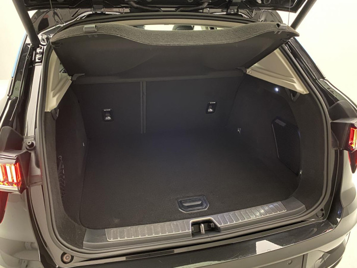 Lynk & Co 01 PHEV DCT AUT REZERVACE