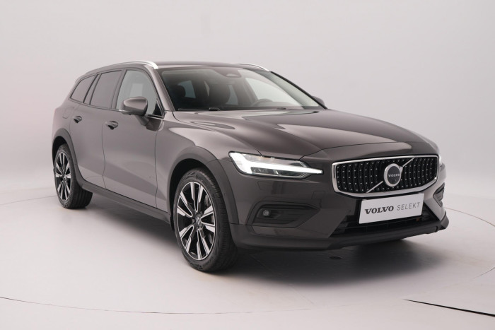 Volvo V60 CC B5 AWD PLUS AUT 1.maj.