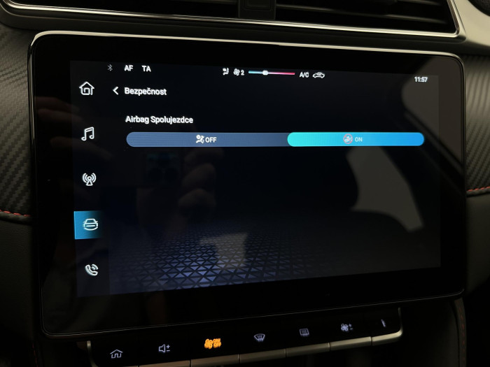 MG ZS 1.5 ESSENTIAL PLUS AUT CZ