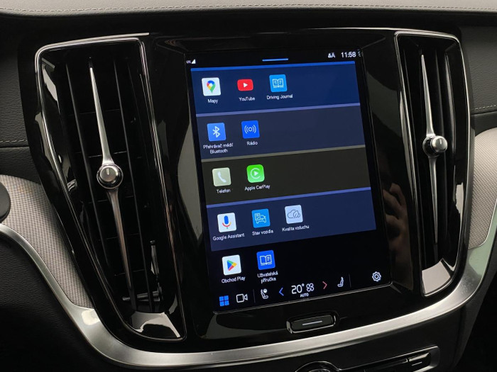 Volvo V60 B4 ULTIMATE DARK AUT REZERVACE