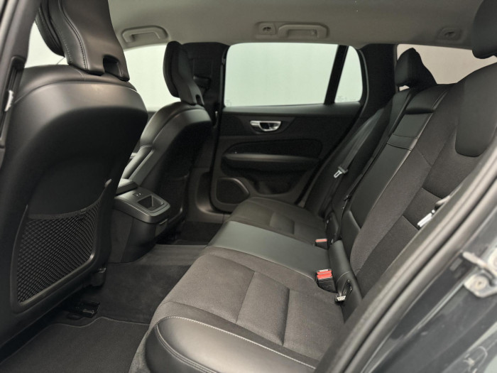 Volvo V60 CC D4 AWD MOMENTUM CZ 1.maj 2.0 d CC CC Momentum