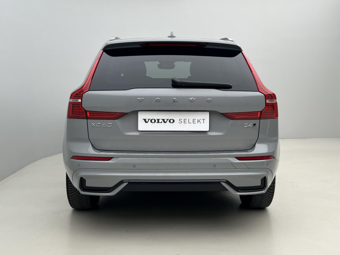 Volvo XC60 B4 AWD PLUS DARK AUT CZ