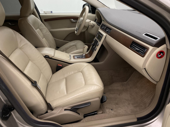 Volvo V70 D5 AWD SUMMUM AUT CZ 2.4 d Summum