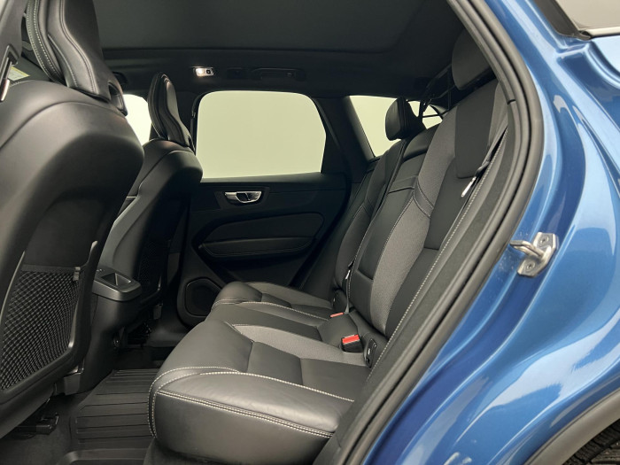 Volvo XC60 B4 AWD R-DESIGN AUT