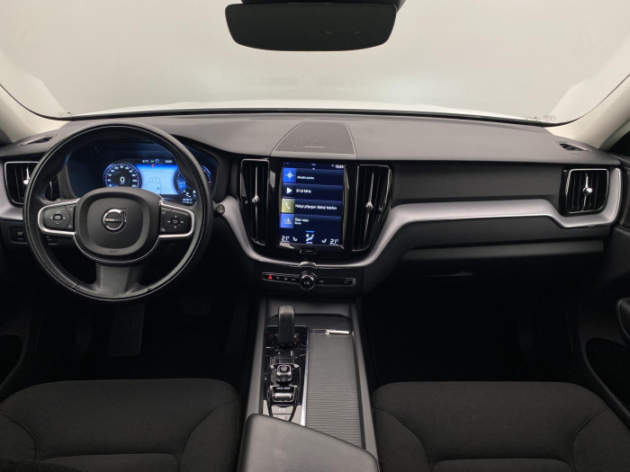 Volvo XC60 B4 AWD MOMENTUM AUT CZ 2.0 Momentum