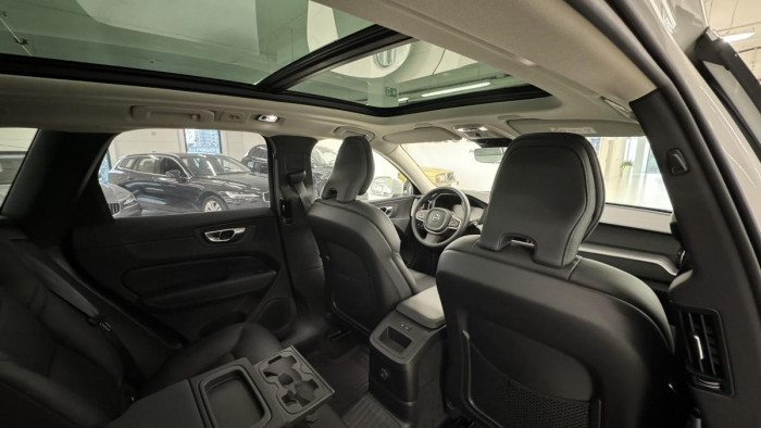 Volvo XC60 T6 AWD RECHARGE REZERVACE