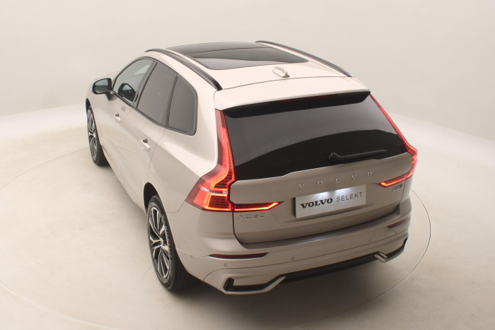 Volvo XC60 B5 AWD PLUS DARK AUT 1.maj