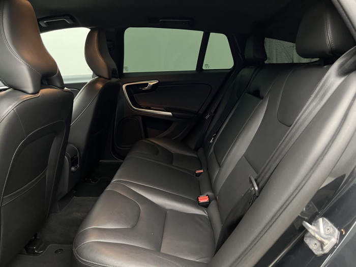 Volvo V60 CC D4 AWD SUMMUM AUT 2.4 d CC CC Summum