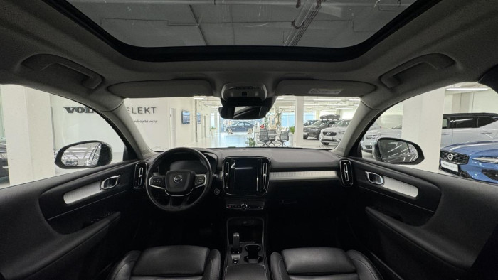 Volvo XC40 T4 AWD MOMENTUM AUT REZERVACE 2.0 Momentum